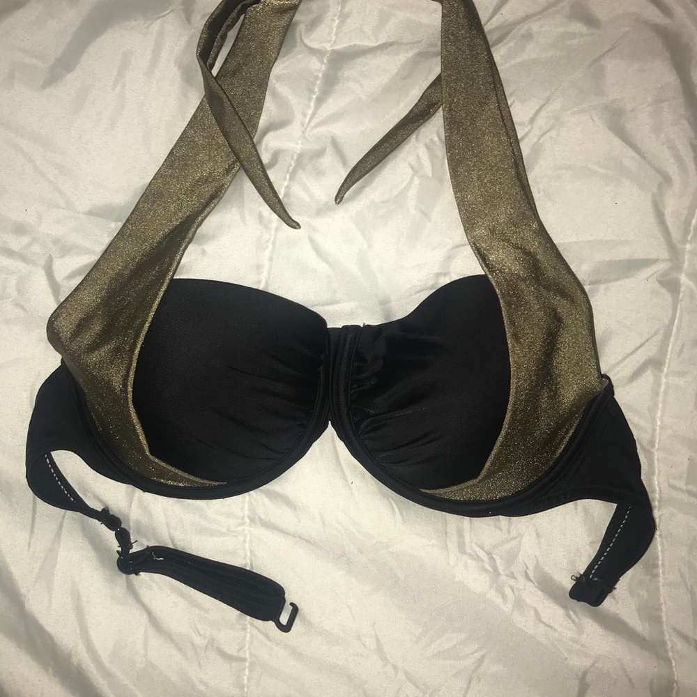 VENUS bathing suit top NWOT